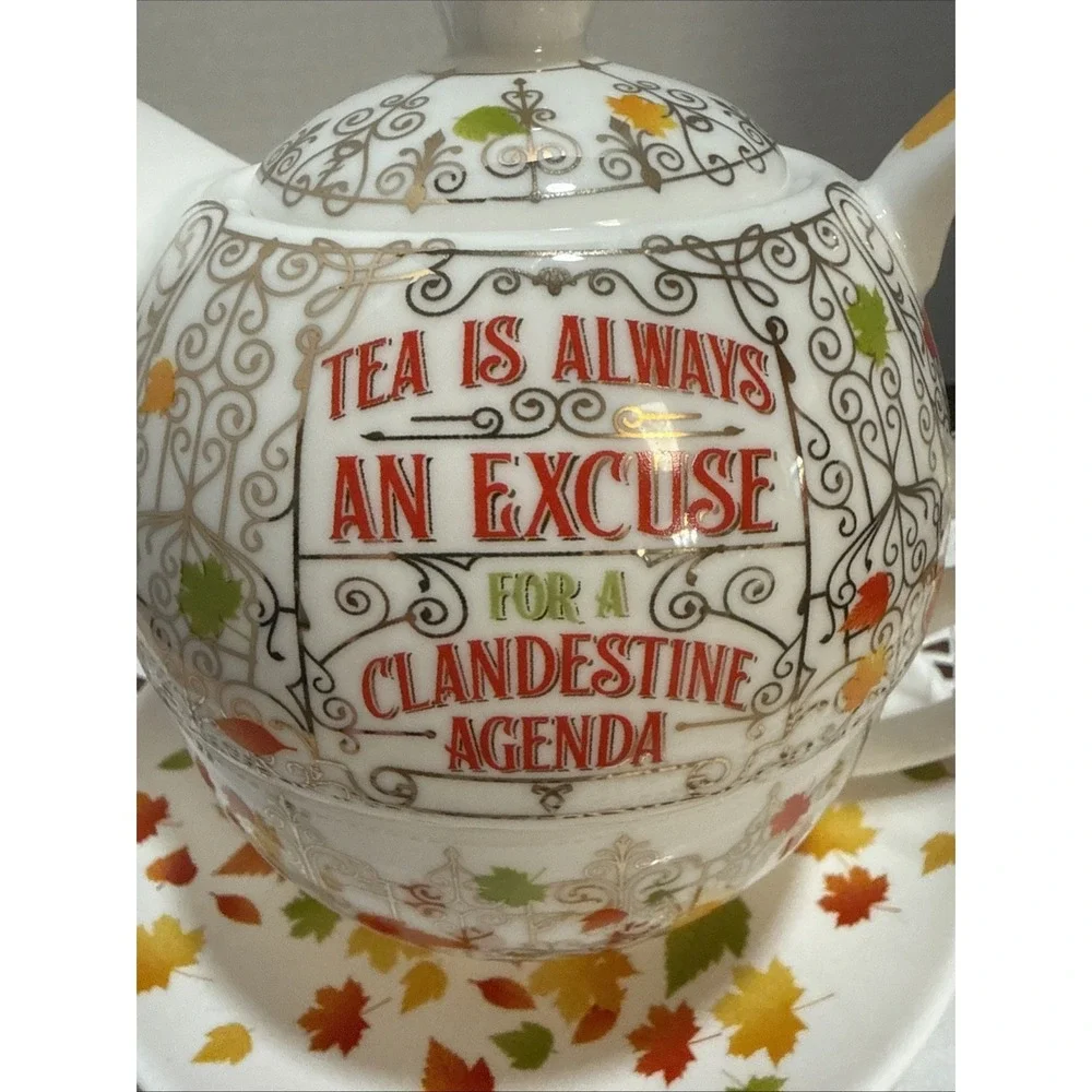 Illumicrate Chain of Gold Tea For One Teapot Cup Saucer Cassandra Clare Set